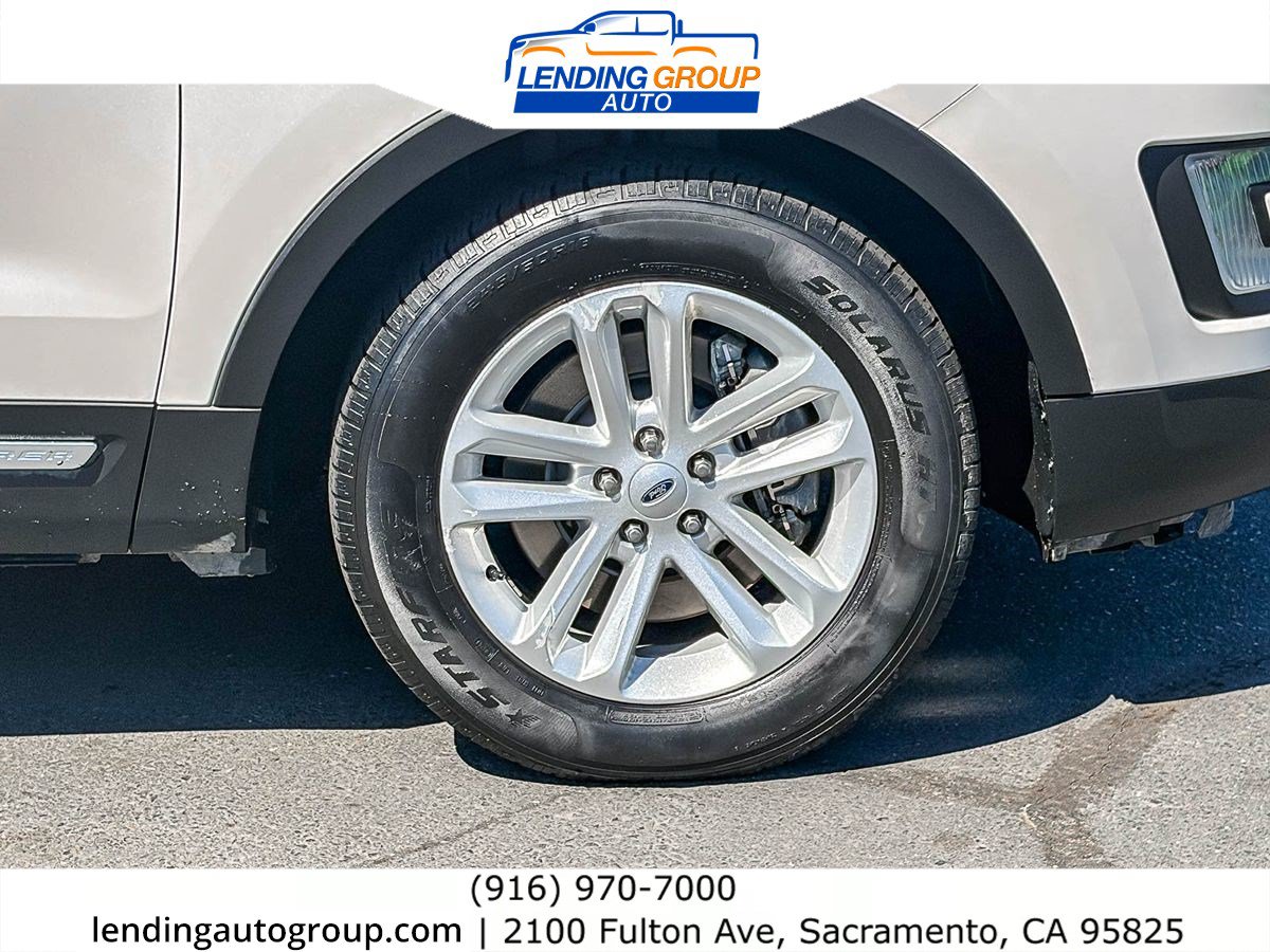 Used 2017 Ford Explorer XLT w/ Equipment Group 202A FWD image 9