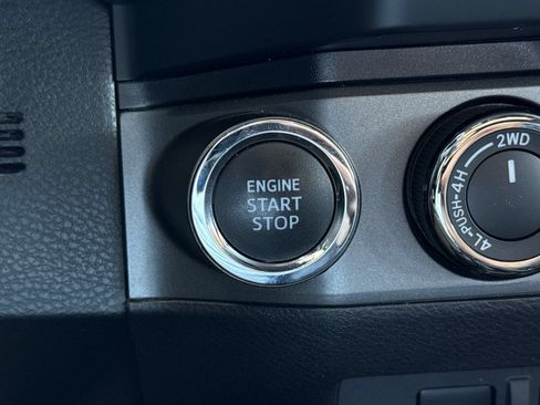 Used 2020 Toyota Tacoma TRD Sport w/ TRD Premium Sport Package AWD/4WD image 32