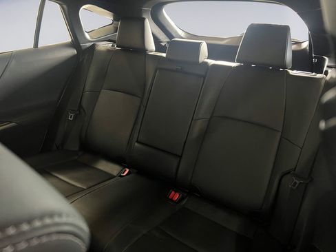 Used 2021 Toyota Venza XLE w/ Softex Package image 16