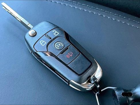 Used 2025 Ford Ranger XLT image 11