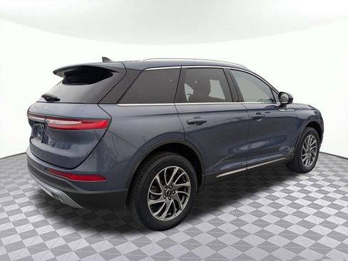 Used 2022 Lincoln Corsair Standard image 3