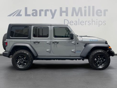 Used 2023 Jeep Wrangler Unlimited w/ Cold Weather Group AWD/4WD image 6