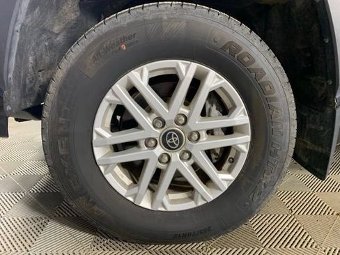Used 2022 Toyota Tundra SR5 AWD/4WD image 33