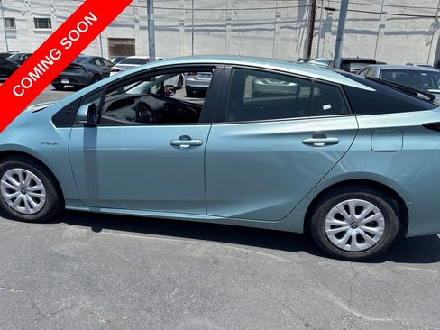 Used 2022 Toyota Prius LE FWD image 7