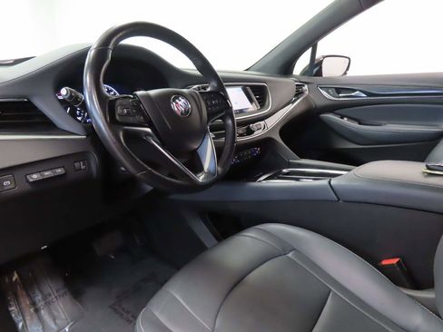 Used 2024 Buick Enclave Premium image 8