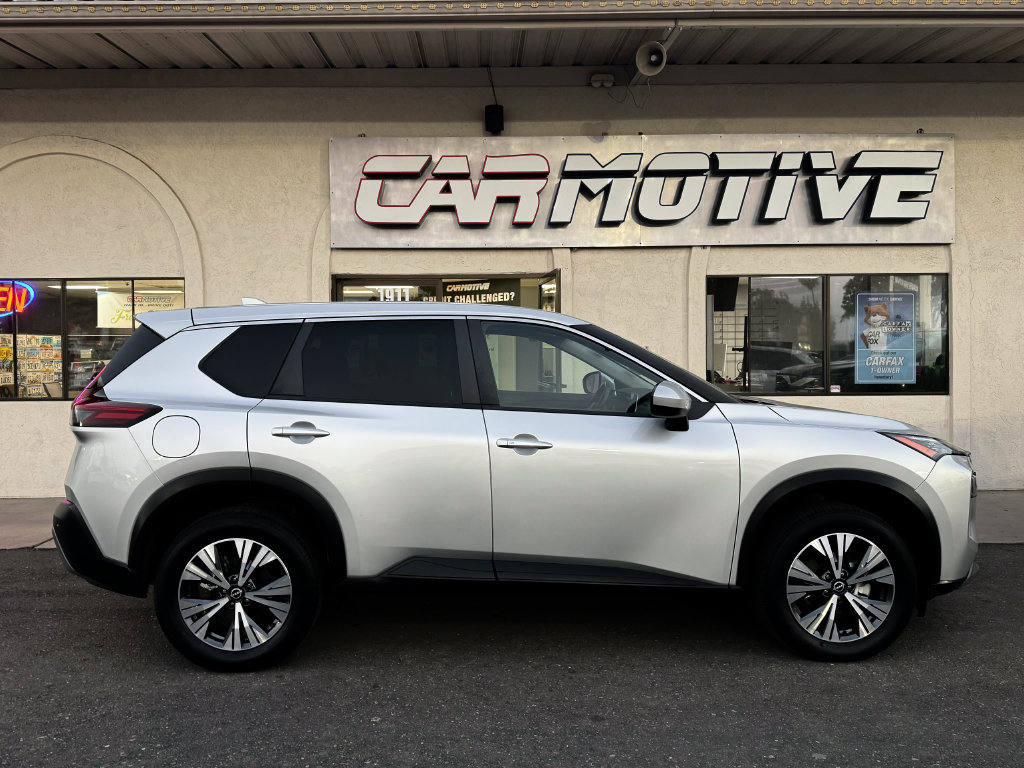Used 2023 Nissan Rogue SV AWD/4WD image 3
