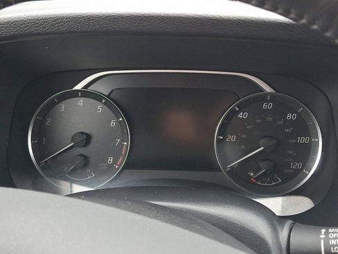 Used 2024 Nissan Frontier SV w/ SV Convenience Package image 24