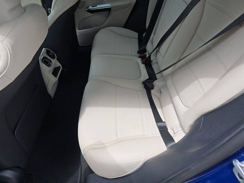 Certified 2025 Mercedes-Benz GLC 300 4MATIC image 18