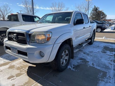 Used 2011 Toyota Tacoma 4x4 Double Cab w/ SR5 Pkg #2 image 6