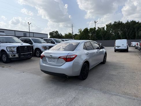 Used 2016 Toyota Corolla LE FWD image 5