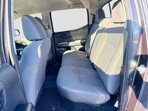 Used 2022 Toyota Tacoma SR5 w/ Technology Package image 21