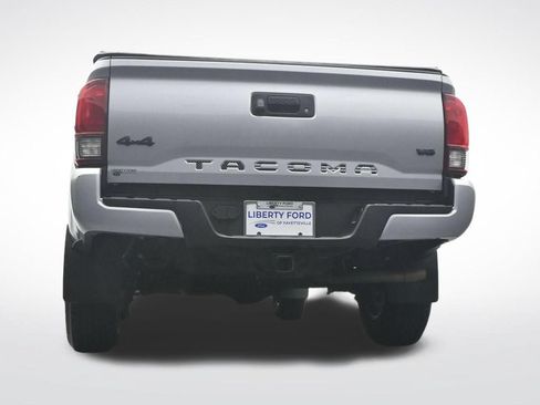 Used 2022 Toyota Tacoma SR AWD/4WD image 43