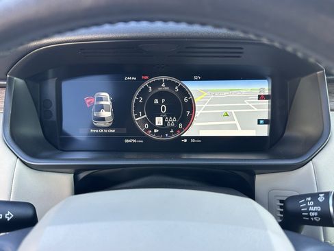 Used 2019 Land Rover Discovery HSE image 26