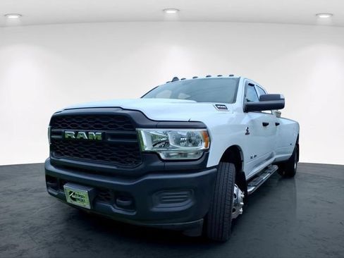 Used 2022 RAM 3500 Tradesman RWD image 3