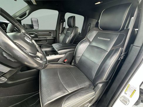 Used 2022 RAM 3500 Laramie AWD/4WD image 30