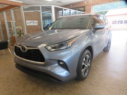 Used 2021 Toyota Highlander XLE