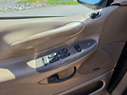 Used 1999 Ford Expedition XLT AWD/4WD image 17