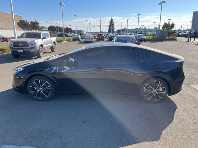 Used 2026 Toyota Prius XLE AWD/4WD image 6