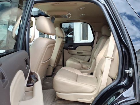 Used 2011 GMC Yukon Denali image 10