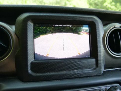 Used 2023 Jeep Wrangler Unlimited Sport AWD/4WD image 16