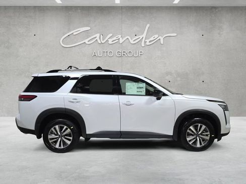 New 2026 Nissan Pathfinder SL image 17