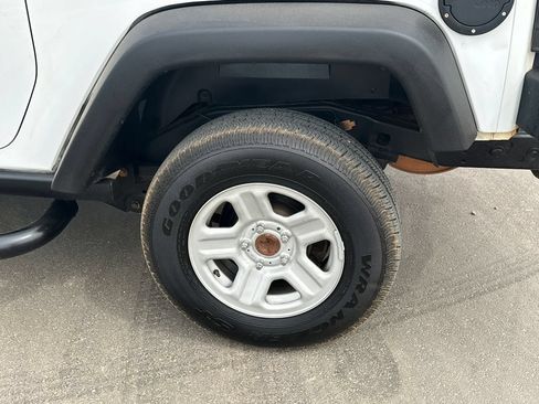 Used 2014 Jeep Wrangler Sport AWD/4WD image 18