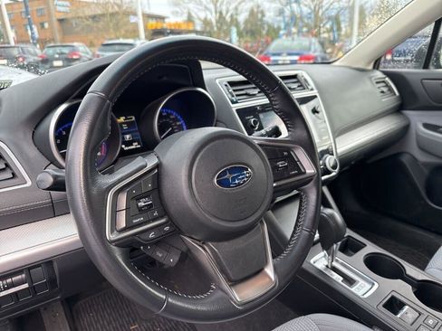 Used 2018 Subaru Outback 2.5i Premium image 7