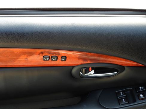 Used 2005 Lexus SC 430 Convertible RWD image 78