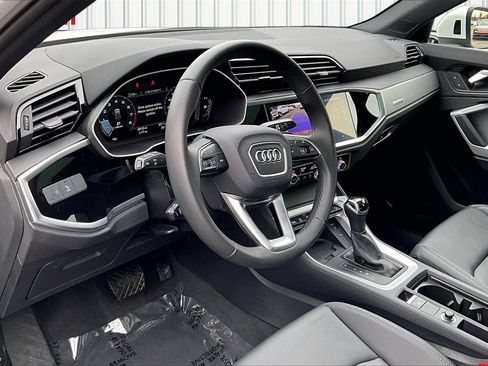 Used 2025 Audi Q3 2.0T Premium w/ Convenience Package image 17