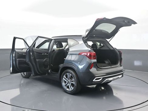 Used 2023 Kia Seltos S w/ Navigation Package image 75