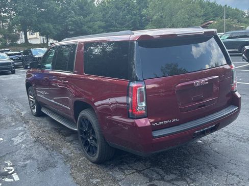 Used 2018 GMC Yukon XL SLT w/ Premium Edition AWD/4WD image 3