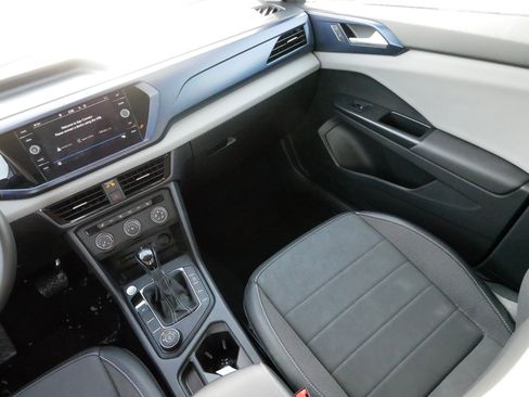 Used 2022 Volkswagen Taos SE image 11