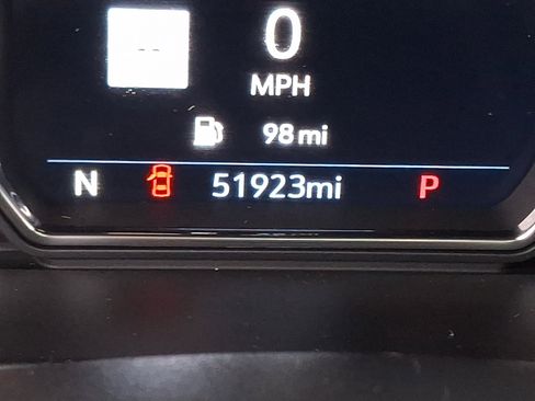 Used 2021 GMC Yukon SLT w/ SLT Premium Package image 24