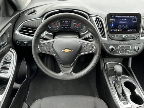 Used 2023 Chevrolet Malibu LT FWD image 15