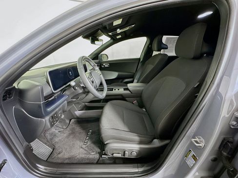 Used 2024 Hyundai Ioniq 6 SE RWD image 13