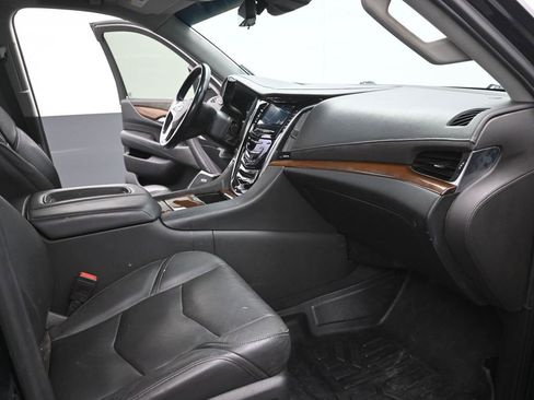 Used 2020 Cadillac Escalade ESV Luxury image 26