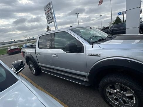 Used 2015 Ford F150 XLT w/ Equipment Group 302A Luxury AWD/4WD image 3