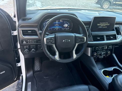 Used 2022 Chevrolet Tahoe Z71 w/ Z71 Off-Road Package image 5