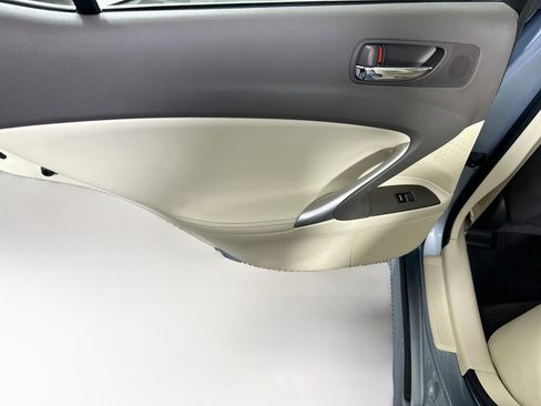 Used 2010 Lexus IS 250 w/ Preferred Accessory Package RWD image 24