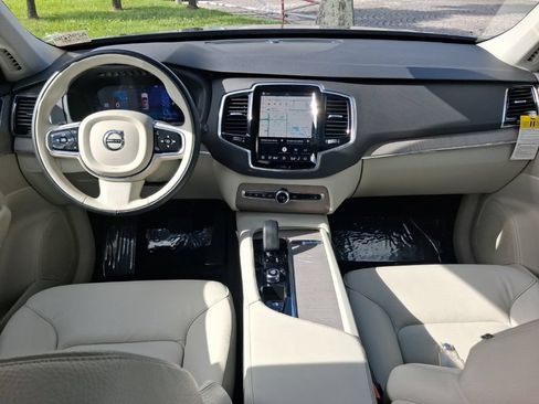 Used 2025 Volvo XC90 B6 Plus w/ Protection Package Premier AWD/4WD image 9