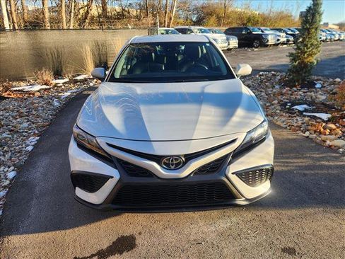Used 2024 Toyota Camry SE image 8