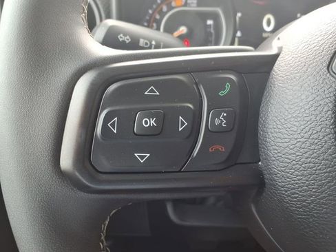 Used 2025 Jeep Wrangler Unlimited Rubicon w/ Convenience Group AWD/4WD image 23