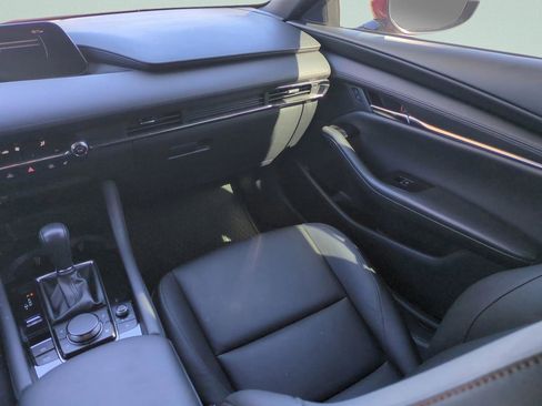 Used 2021 MAZDA MAZDA3 s image 12