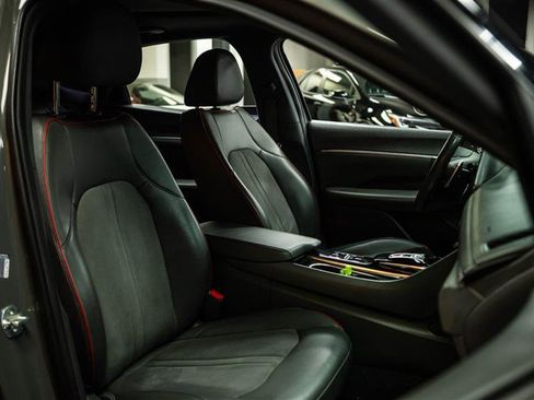 Used 2022 Hyundai Sonata SEL Plus w/ Preferred Accessory Package image 13