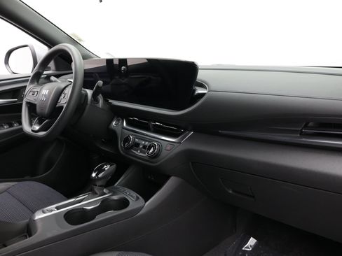Used 2026 Buick Envista Preferred FWD image 37