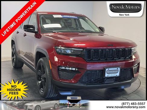 Used 2023 Jeep Grand Cherokee Limited w/ Black Appearance Package AWD/4WD image 1