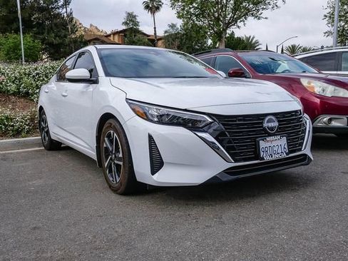 Used 2025 Nissan Sentra SV image 2