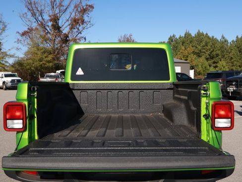 New 2025 Jeep Gladiator Sport image 8