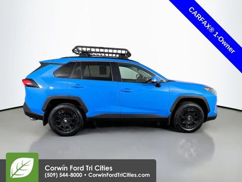 Used 2019 Toyota RAV4 LE w/ All Weather Liner Package AWD/4WD image 18