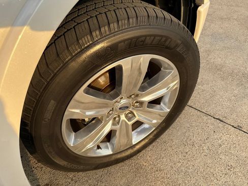 Used 2018 Ford F150 Platinum w/ Equipment Group 701A Luxury RWD image 15